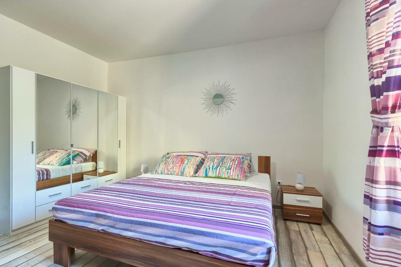 Apartment Amfiteatar Moris Pula Exterior foto